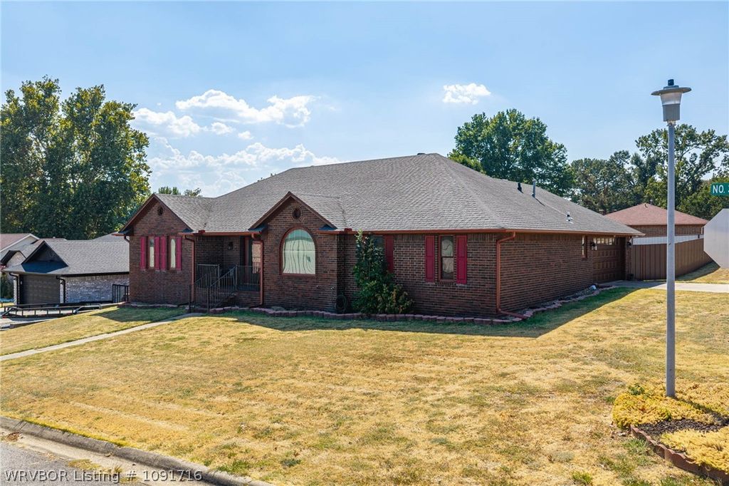 1213 N 30th Street 1213 N 30th Street