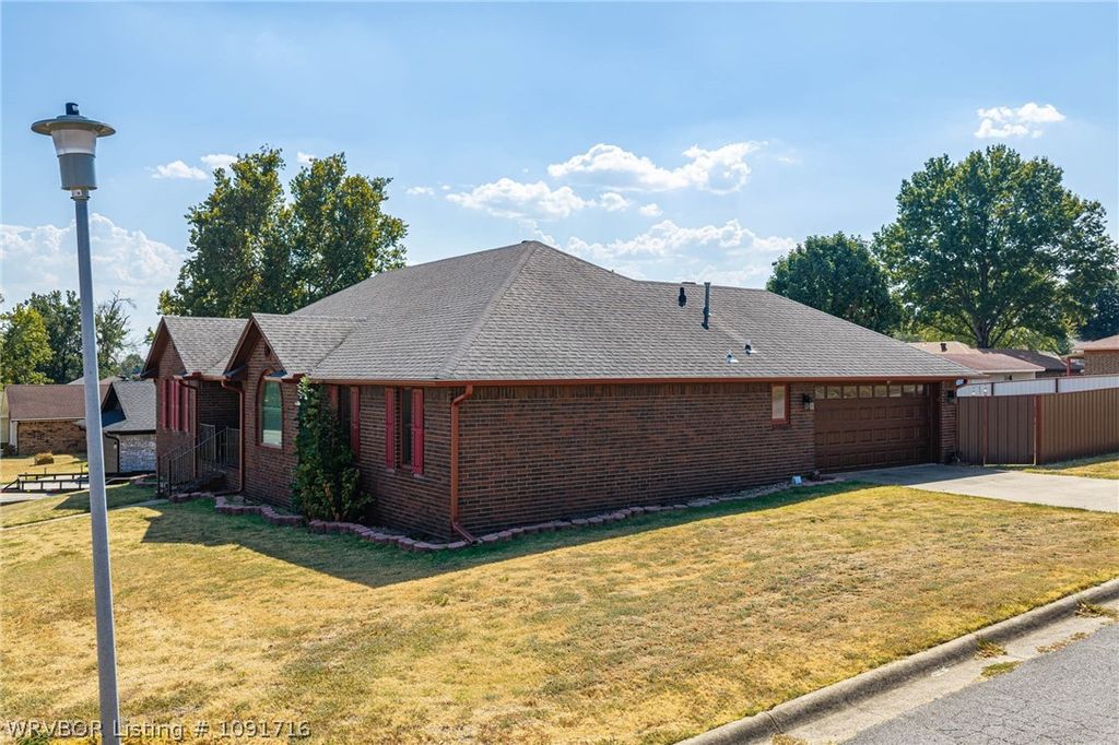 1213 N 30th Street 1213 N 30th Street