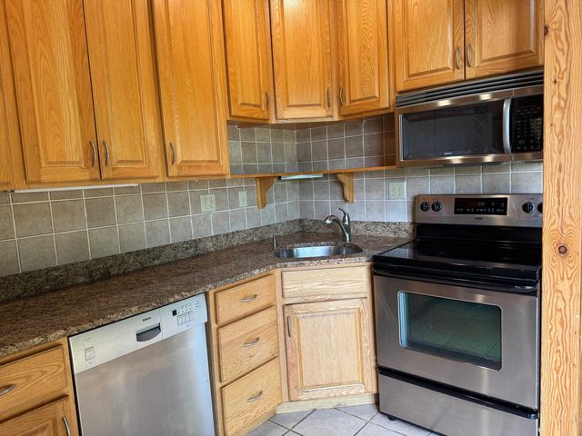 3361 County Road, Windsor, VT 05089