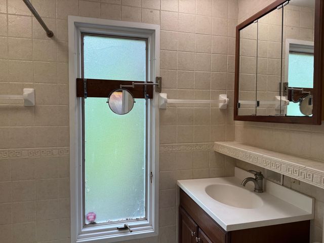 3361 County Road, Windsor, VT 05089
