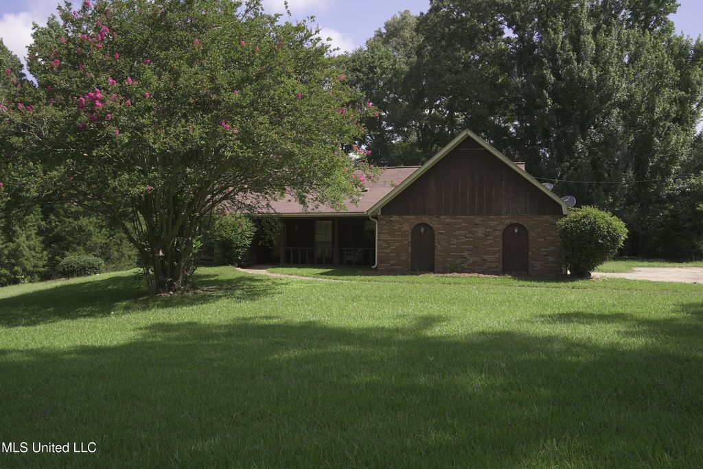 1644 Ratliff Road, Raymond, MS 39154