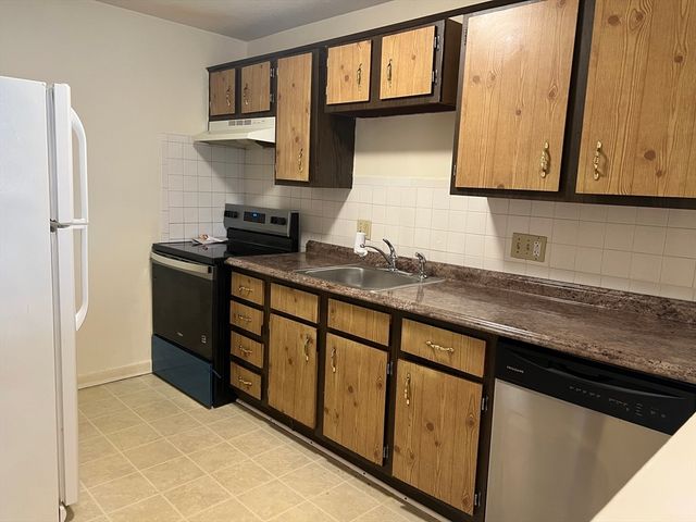 900 Governors Park 22, Winthrop, MA 02152