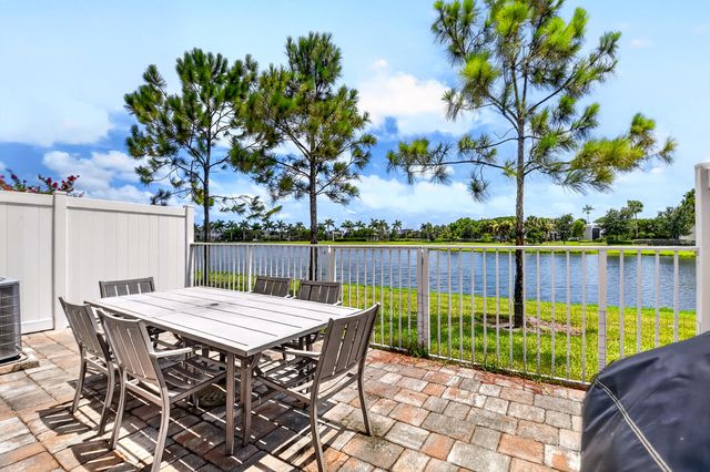 8714 VIA MAR ROSSO, Lake Worth, FL 33467
