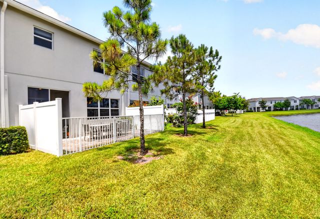 8714 VIA MAR ROSSO, Lake Worth, FL 33467