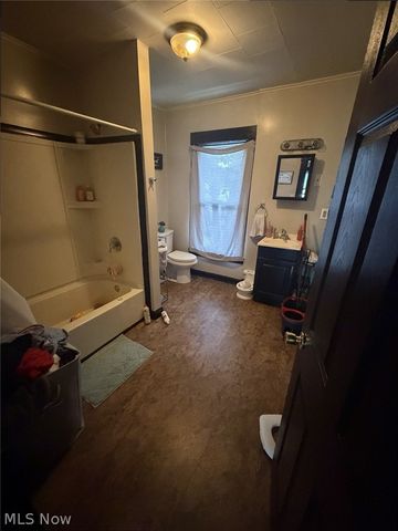 607 Adams Street, Martins Ferry, OH 43935