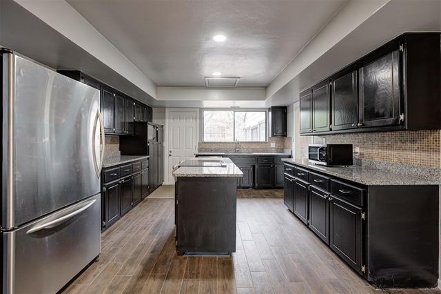 2301 Tredington Way, Edmond, OK 73034