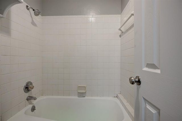 2301 Tredington Way, Edmond, OK 73034