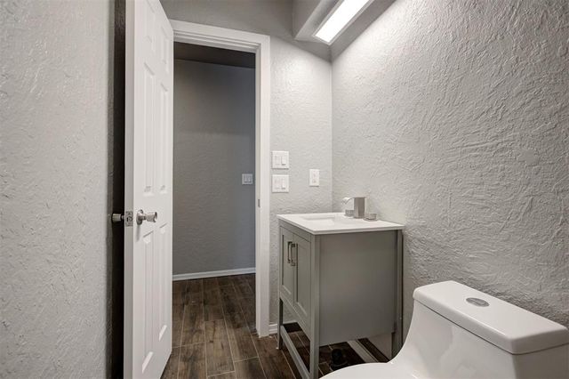 2301 Tredington Way, Edmond, OK 73034