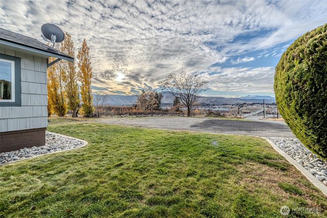 260 37th Street NW, East Wenatchee, WA 98802