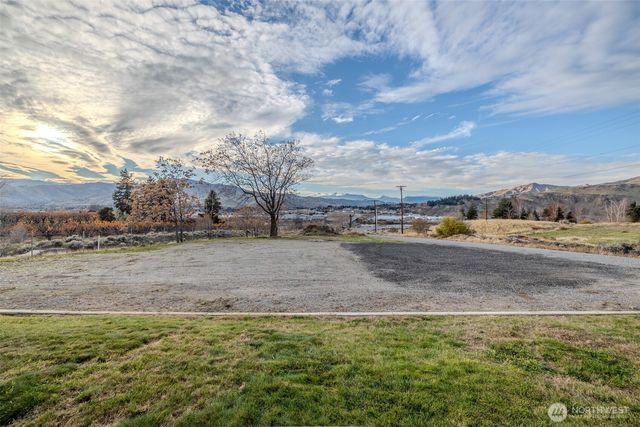 260 37th Street NW, East Wenatchee, WA 98802