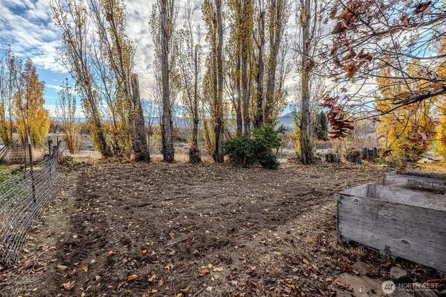 260 37th Street NW, East Wenatchee, WA 98802