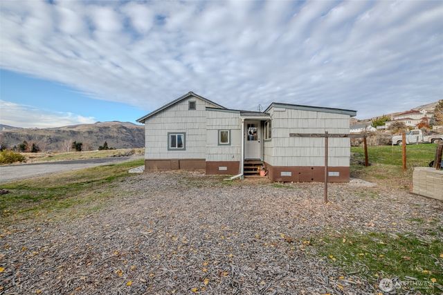 260 37th Street NW, East Wenatchee, WA 98802