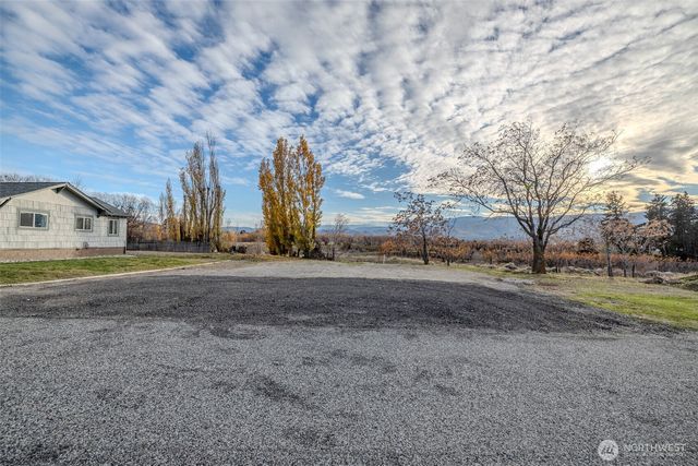 260 37th Street NW, East Wenatchee, WA 98802