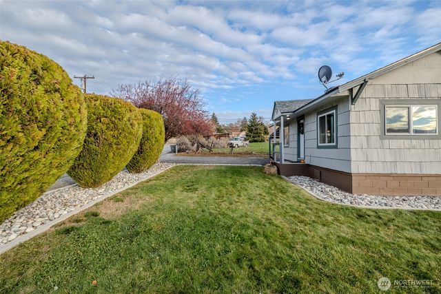 260 37th Street NW, East Wenatchee, WA 98802