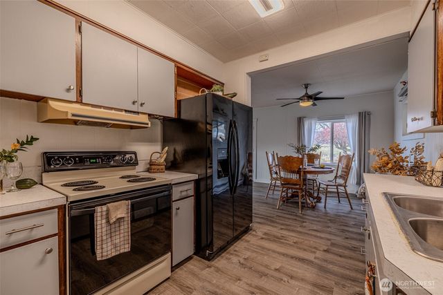 260 37th Street NW, East Wenatchee, WA 98802