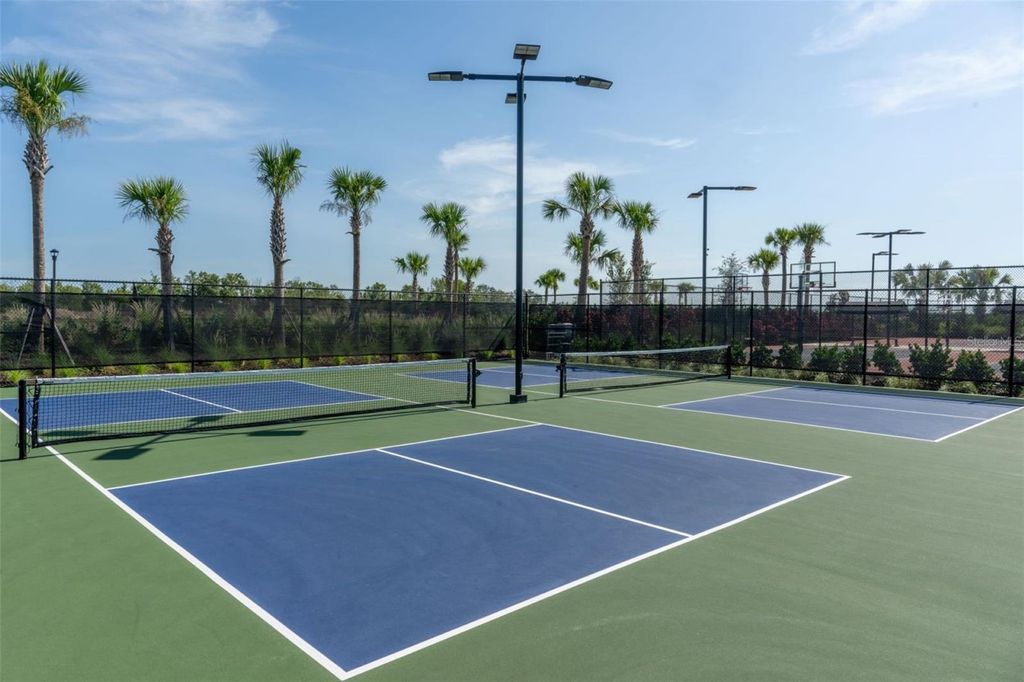 Image 11 of property listing at 3723 COUNTRY VIEW COURT, Bradenton, FL 34211