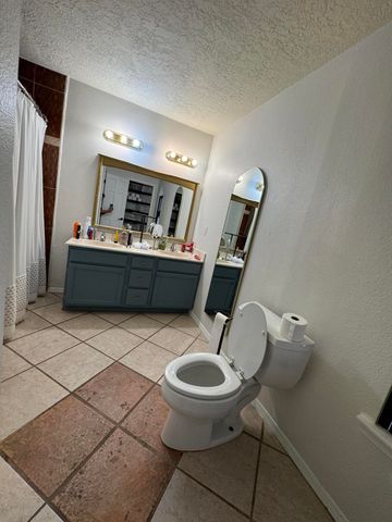 7004 Astair Avenue NW, Albuquerque, NM 87120