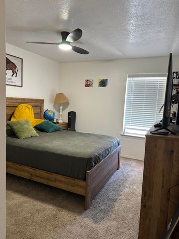 7004 Astair Avenue NW, Albuquerque, NM 87120