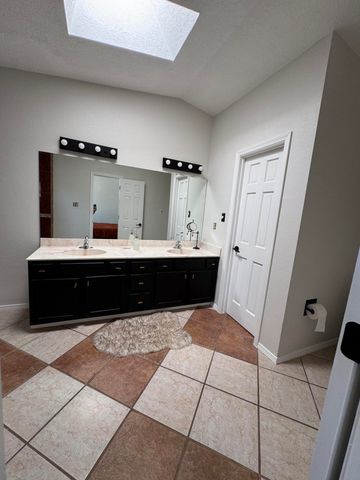 7004 Astair Avenue NW, Albuquerque, NM 87120