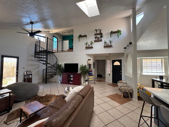 7004 Astair Avenue NW, Albuquerque, NM 87120