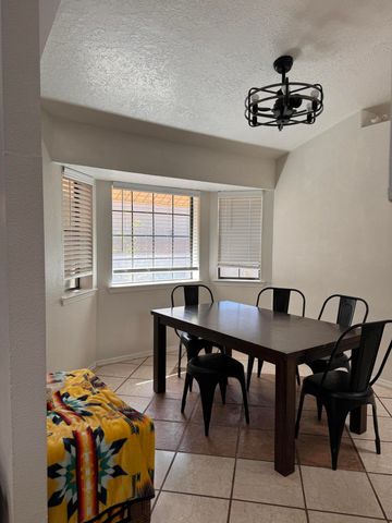 7004 Astair Avenue NW, Albuquerque, NM 87120