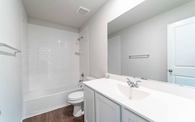 249 Villars DR, Salado, TX 76571