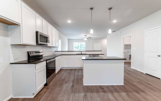 249 Villars DR, Salado, TX 76571