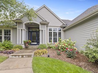 5265 W Princeton Pine COURT, Franklin, WI 53132