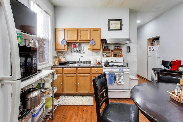 4256 W Kamerling Avenue, Chicago, IL 60651