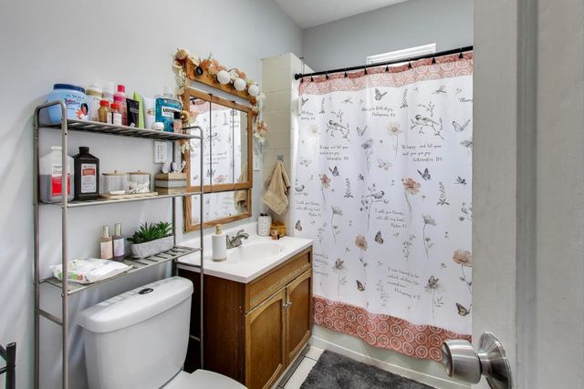 4256 W Kamerling Avenue, Chicago, IL 60651