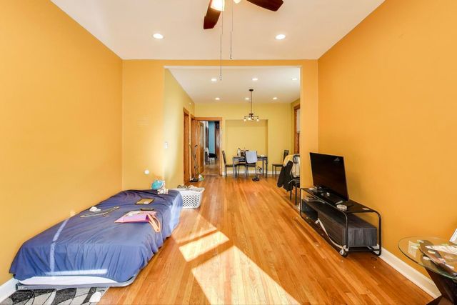 4256 W Kamerling Avenue, Chicago, IL 60651