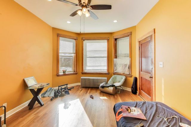 4256 W Kamerling Avenue, Chicago, IL 60651