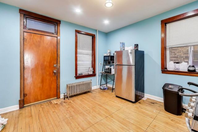 4256 W Kamerling Avenue, Chicago, IL 60651