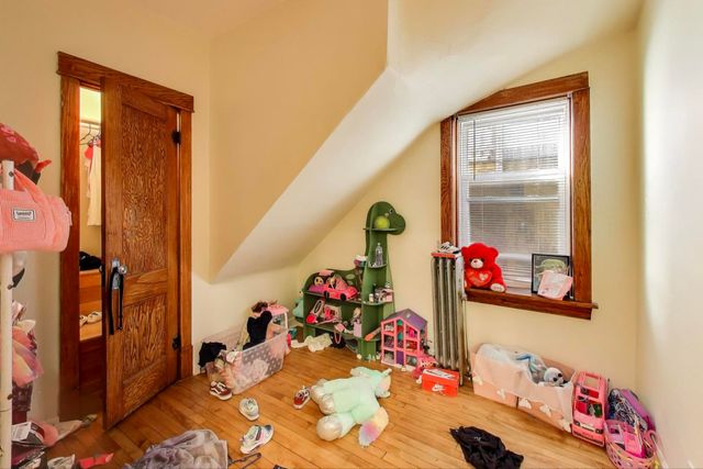 4256 W Kamerling Avenue, Chicago, IL 60651