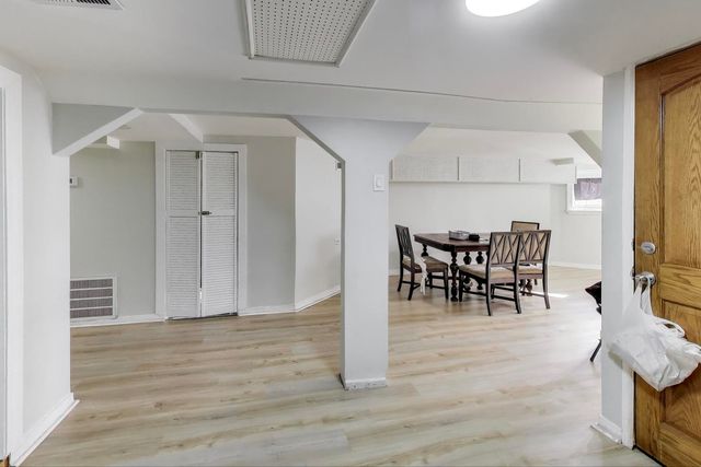 4256 W Kamerling Avenue, Chicago, IL 60651