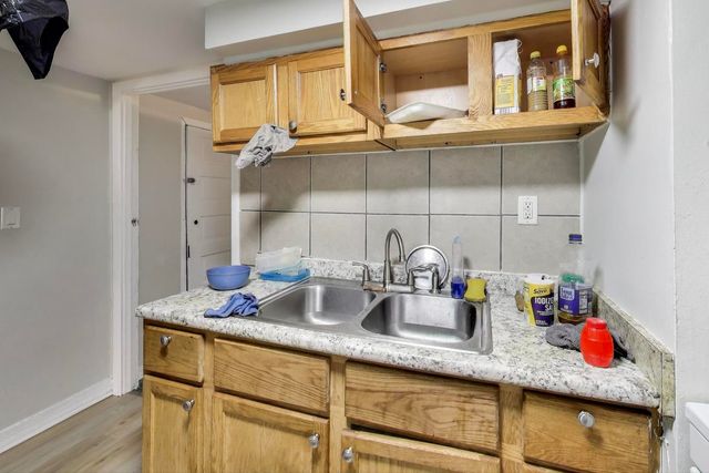 4256 W Kamerling Avenue, Chicago, IL 60651