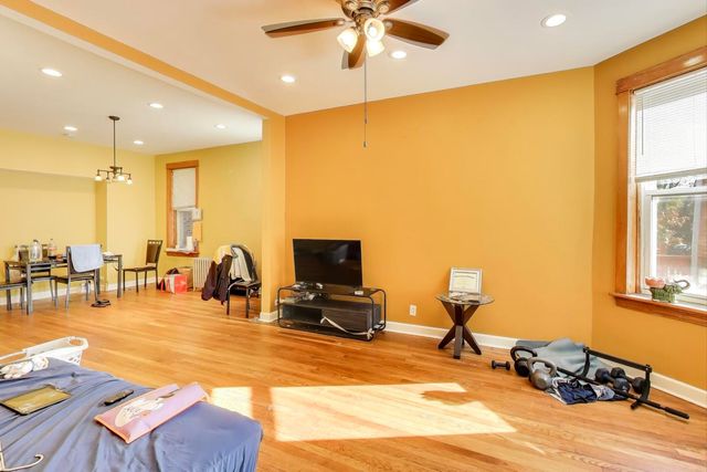 4256 W Kamerling Avenue, Chicago, IL 60651