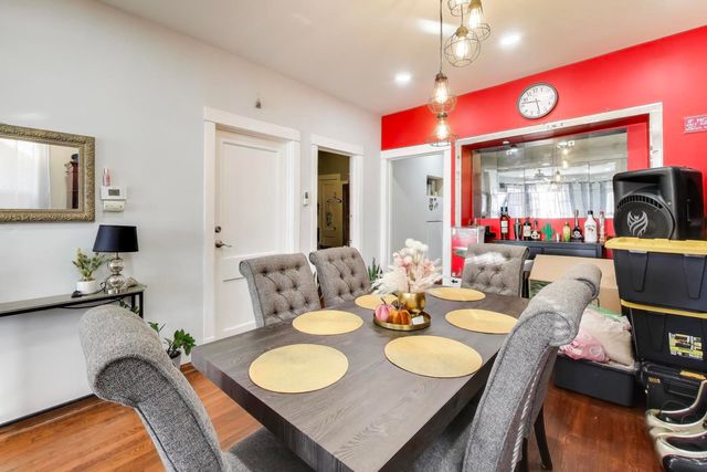 4256 W Kamerling Avenue, Chicago, IL 60651