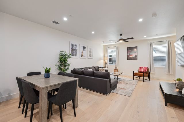 1141 N Madison Avenue 105, Dallas, TX 75208