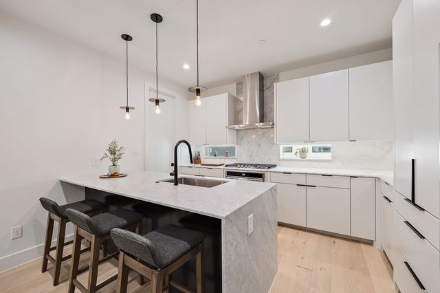 1141 N Madison Avenue 105, Dallas, TX 75208