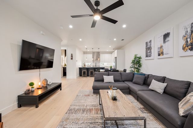 1141 N Madison Avenue 105, Dallas, TX 75208