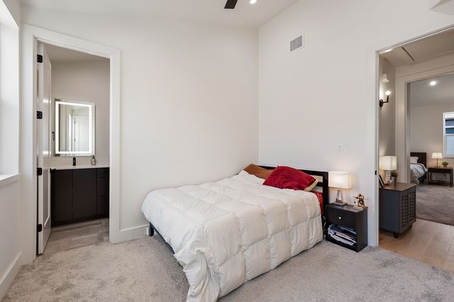 1141 N Madison Avenue 105, Dallas, TX 75208