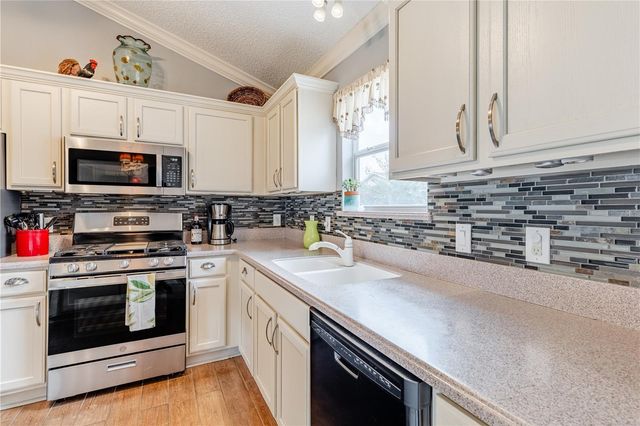 2104 CALLAWAY DRIVE, The Villages, FL 32162