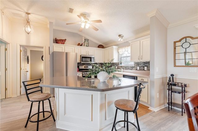 2104 CALLAWAY DRIVE, The Villages, FL 32162