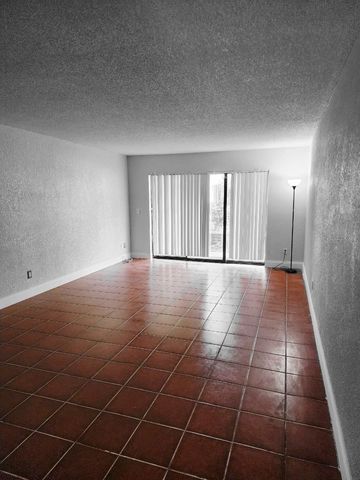 1508 VIRGINIA AVENUE 105, Daytona Beach, FL 32114