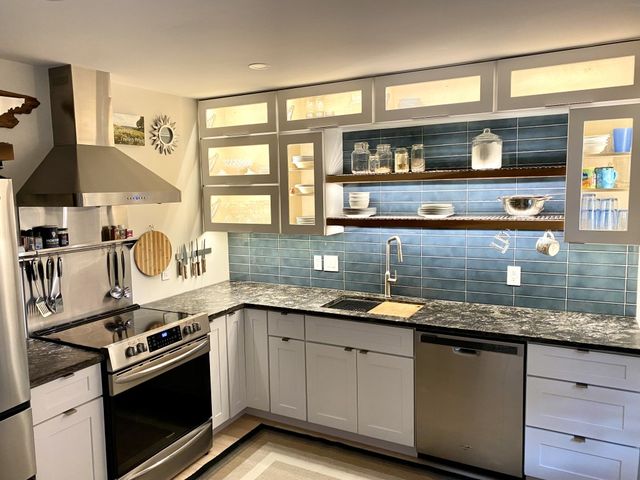 133 McMurray Cir, Nashville, TN 37211