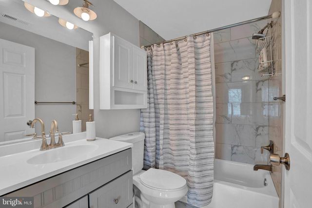 2117 E CHASE ST, Baltimore, MD 21213