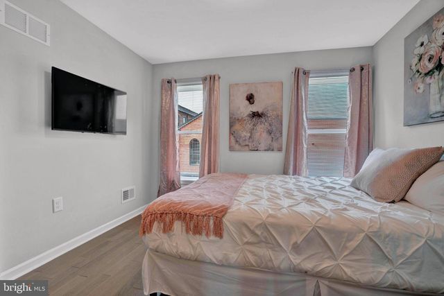 2117 E CHASE ST, Baltimore, MD 21213