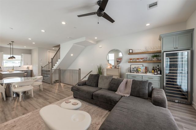 5306 Creekmont Timbers Trail, Houston, TX 77091