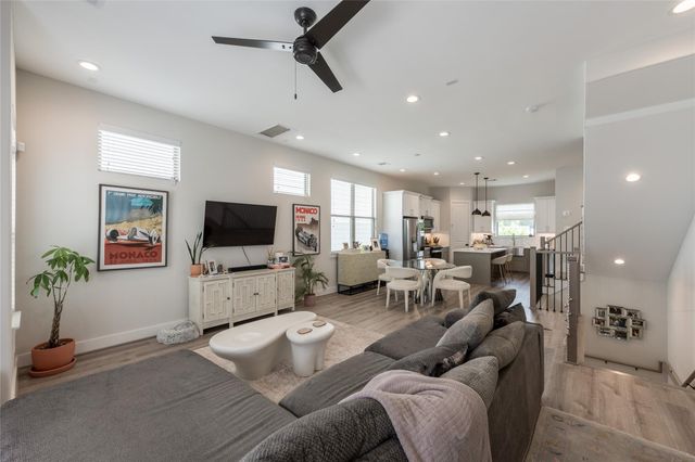 5306 Creekmont Timbers Trail, Houston, TX 77091